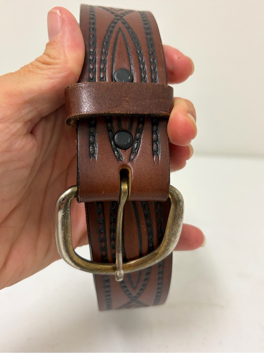 Men’s Brown Embossed Leather Belt with Antique-Style Brass Buckle
